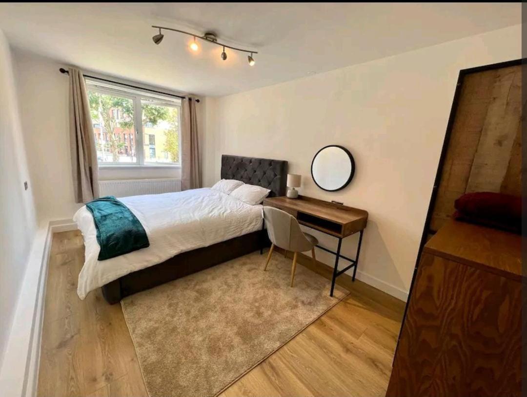 Lovely 2Br Suite In Bow, E3 London Exterior photo