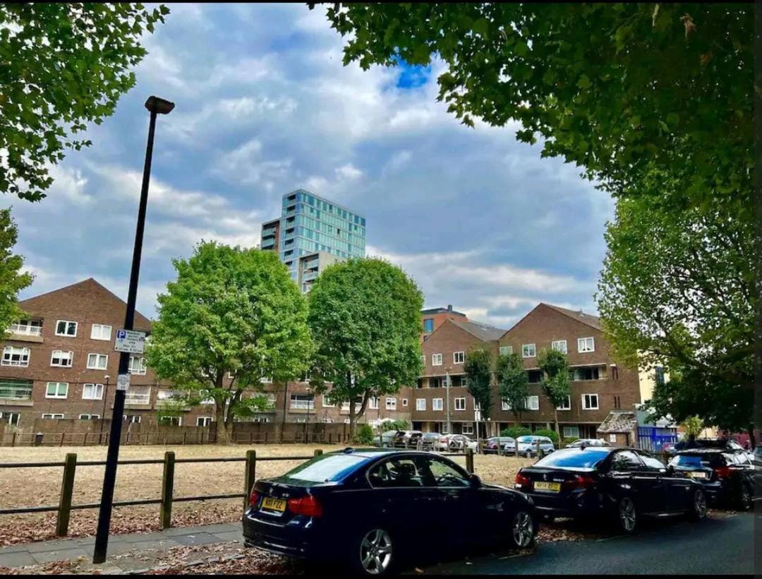 Lovely 2Br Suite In Bow, E3 London Exterior photo